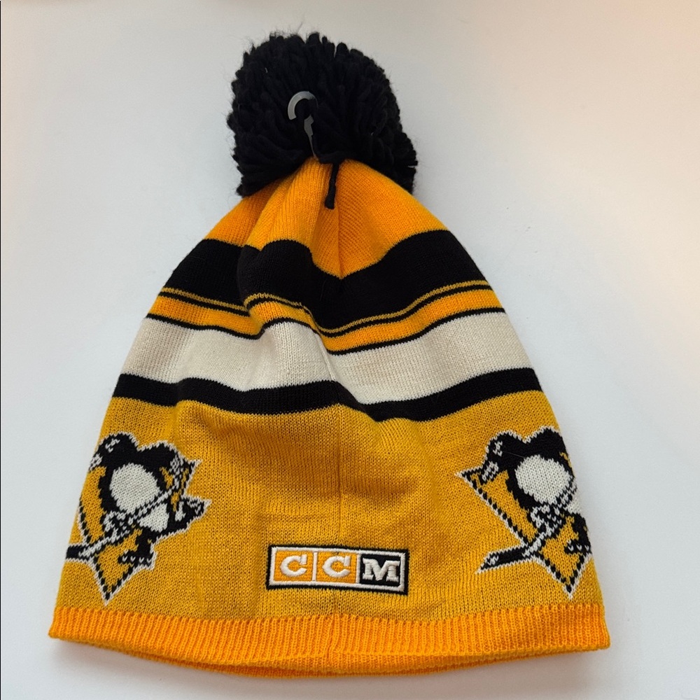 NWOT CCM Pittsburgh Penguins Beanie - Picture 2 of 3